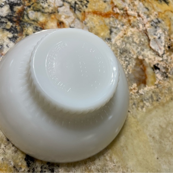 Vintage Milk Glass Bowl - Picture 4 of 4